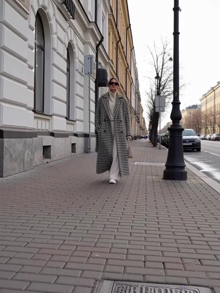 Odette – Long Houndstooth Coat