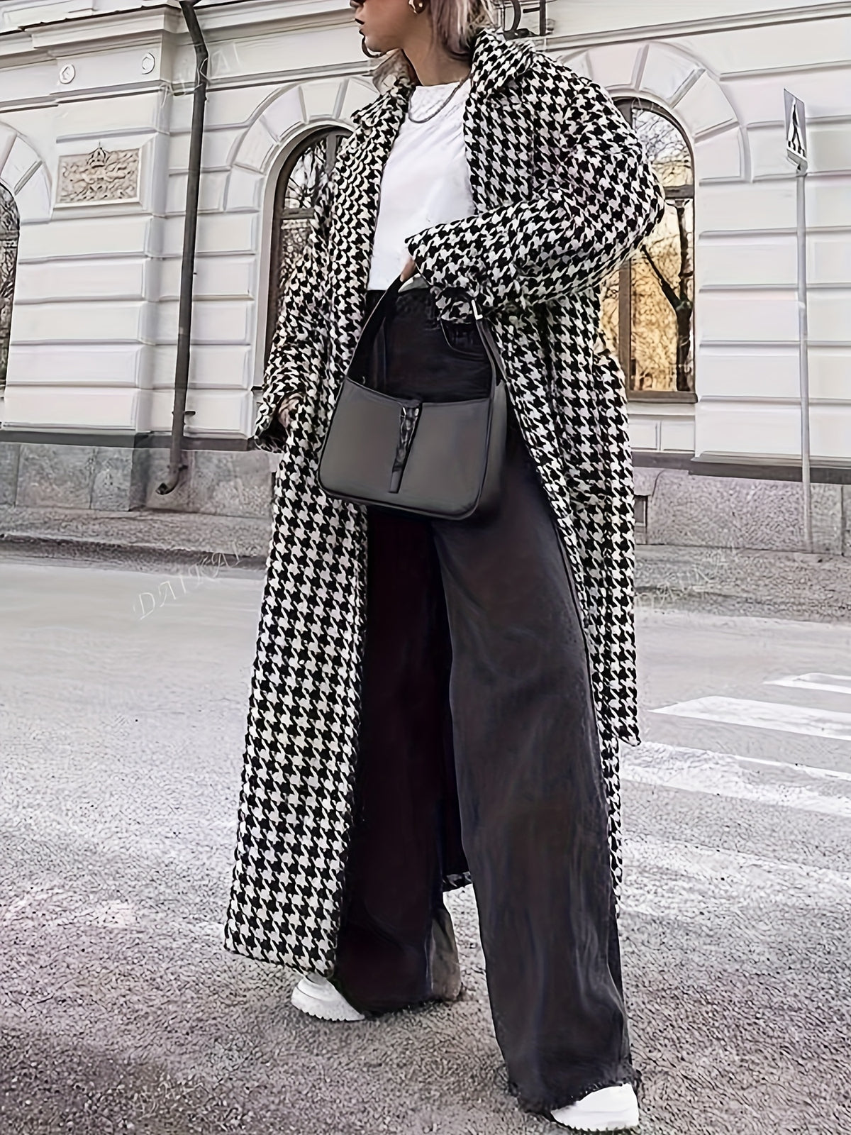 Odette – Long Houndstooth Coat