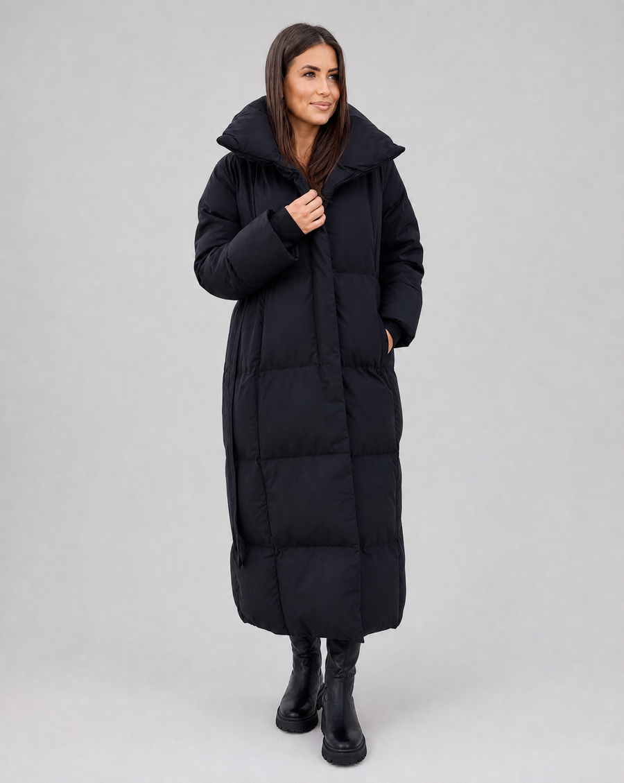 Comfortable long winter puffer jacket for women