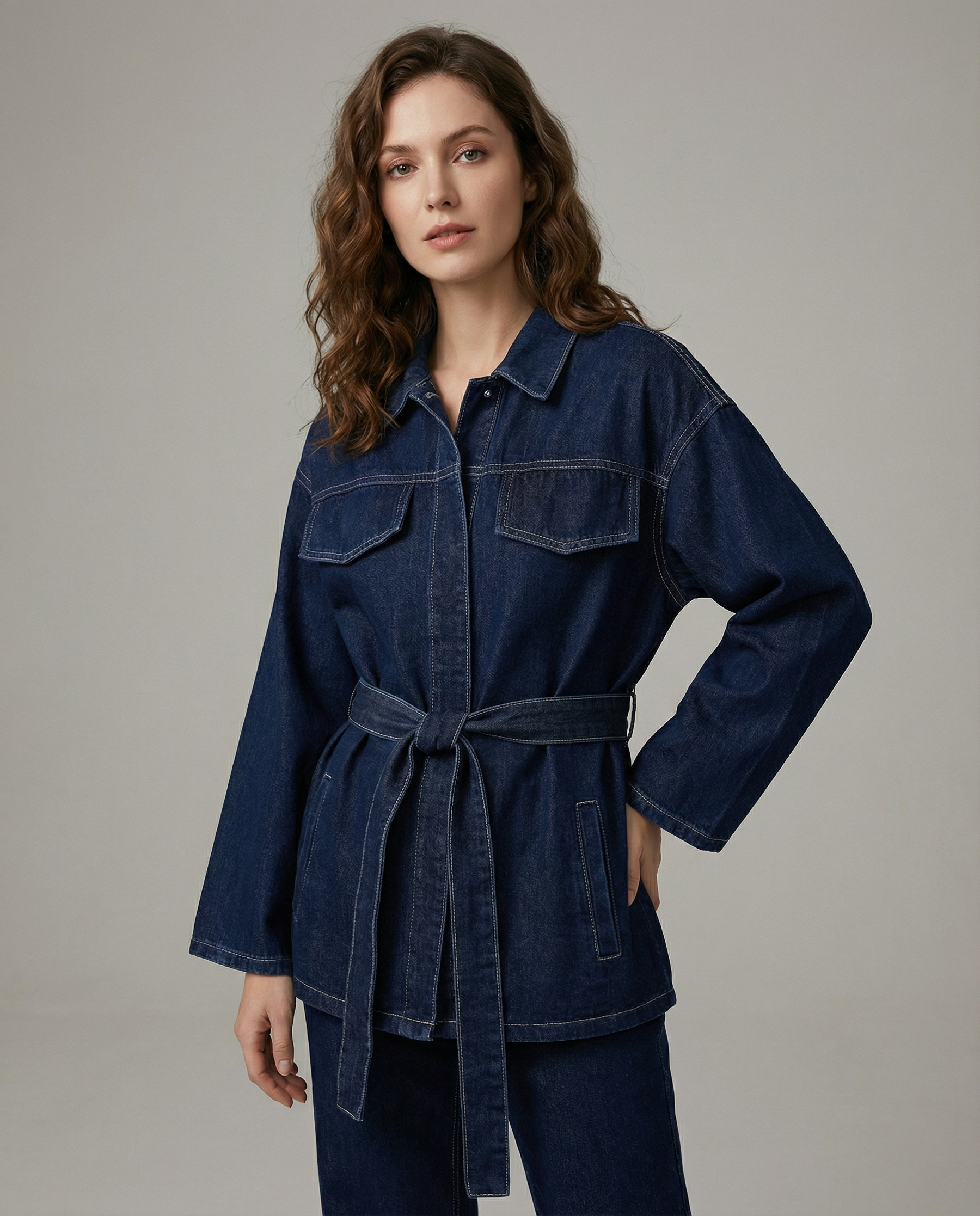 Women’s Belted Denim Utility Jacket with Structured Collar and Relaxed Fit