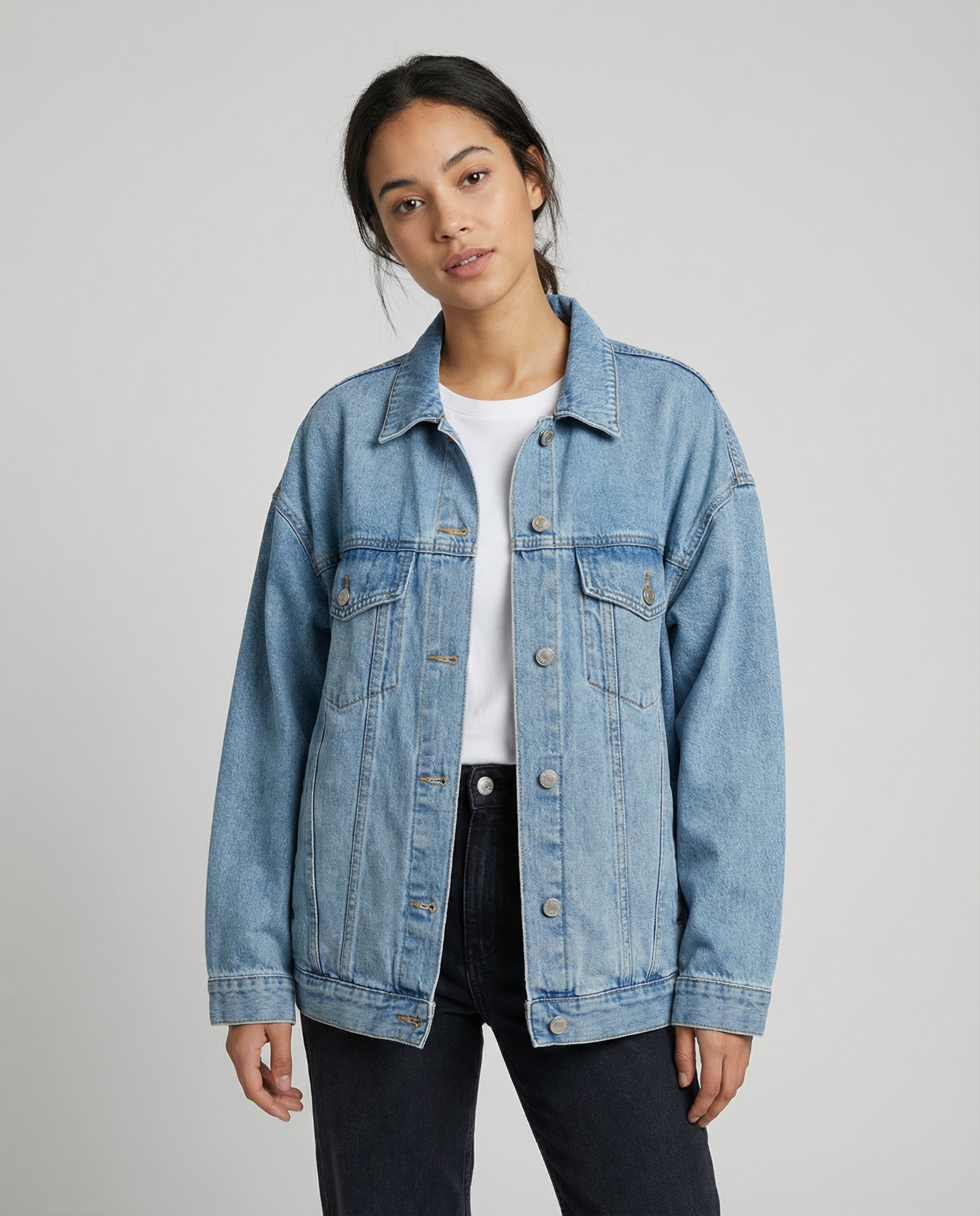Women’s Oversized Denim Jacket with Classic Collar and Relaxed Streetwear Fit