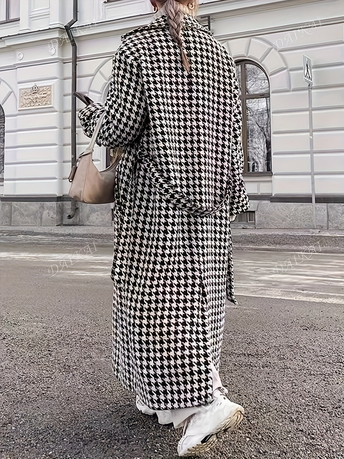 Odette – Long Houndstooth Coat