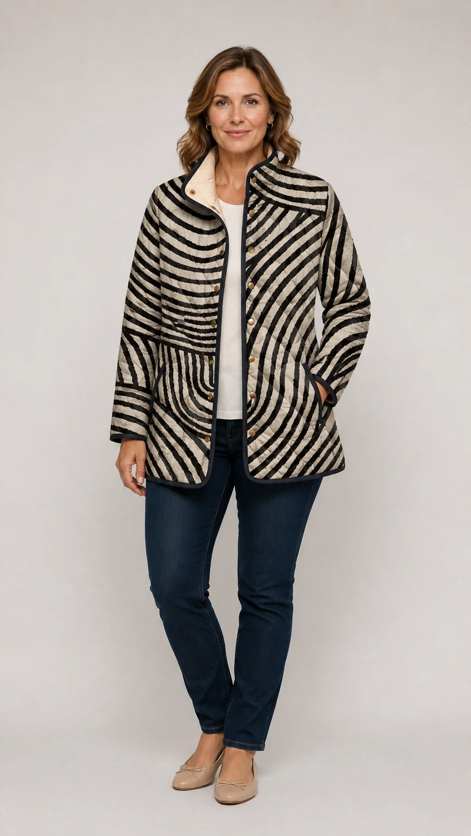 Inaya | Retro Hand-Drawn Circle Design Quilted Jacket